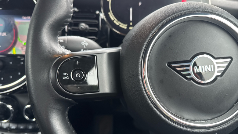 MINI Hatchback 135kW Cooper S Level 2 33kWh 3dr Auto Electric Hatchback